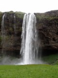 La cascade de Seljalandfoss